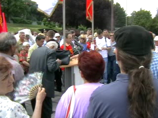 Mr Milan Todi, sekretar GK KS u Beogradu, govori na protestnom mitingu!